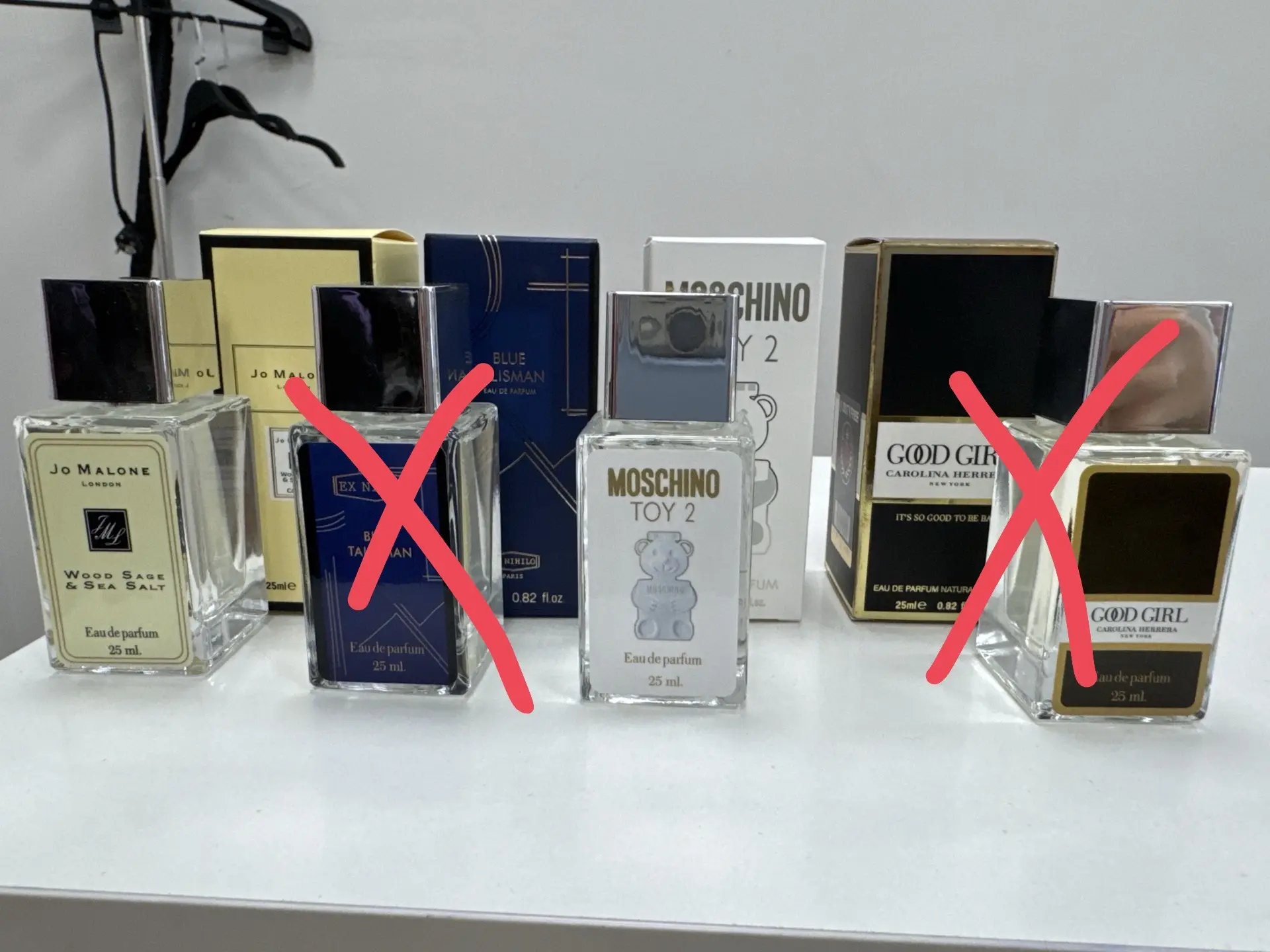 Продам остатки миниатюр парфюма
