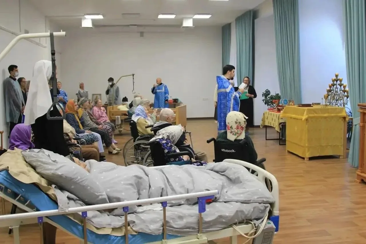 В Доме милосердия Новосибирской епархии совершена Божественная литургия