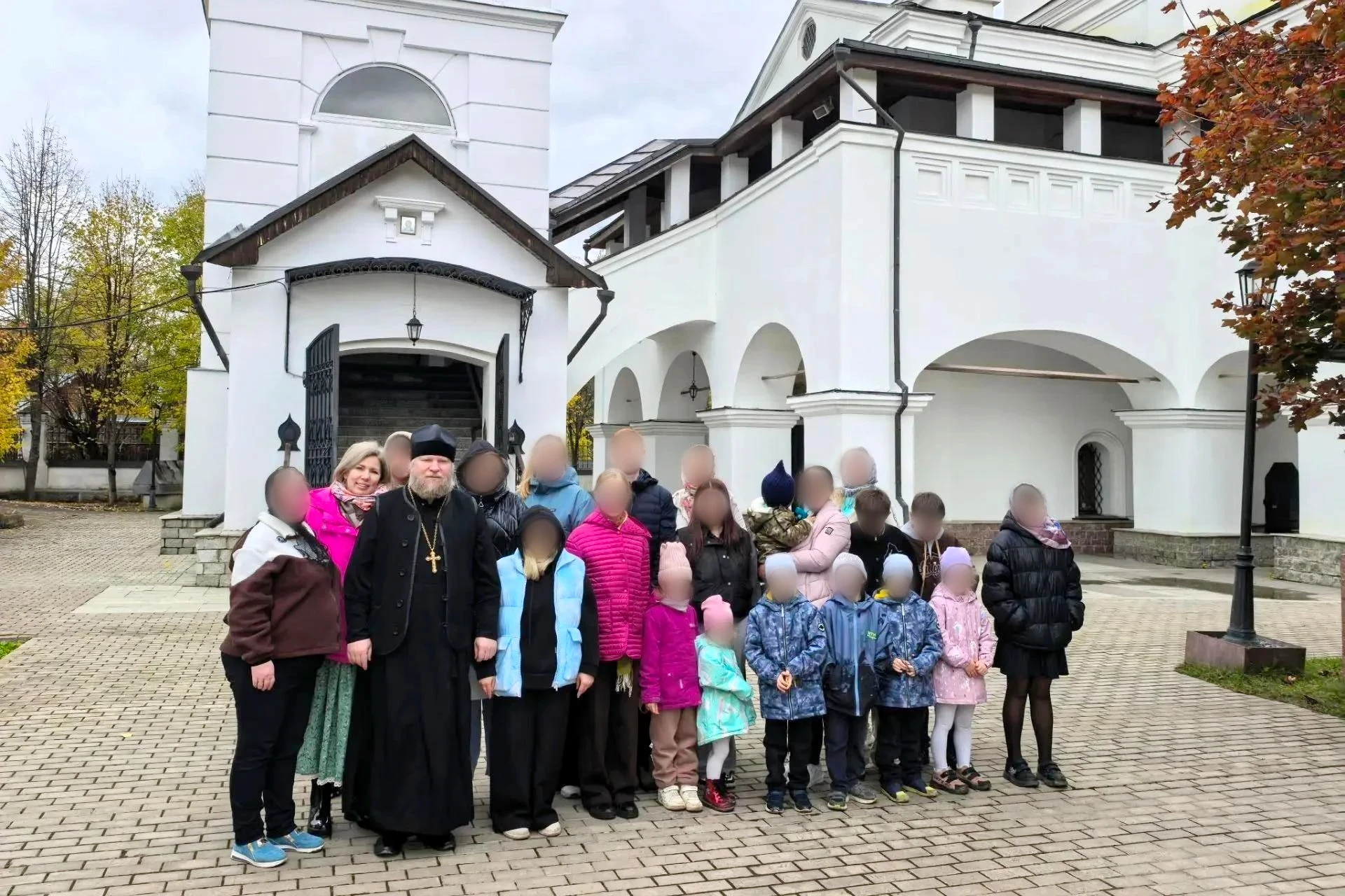 👨‍👩‍👧‍👦 В преддверии Дня многодетной семьи для близких бойцов СВО провели экскурсию