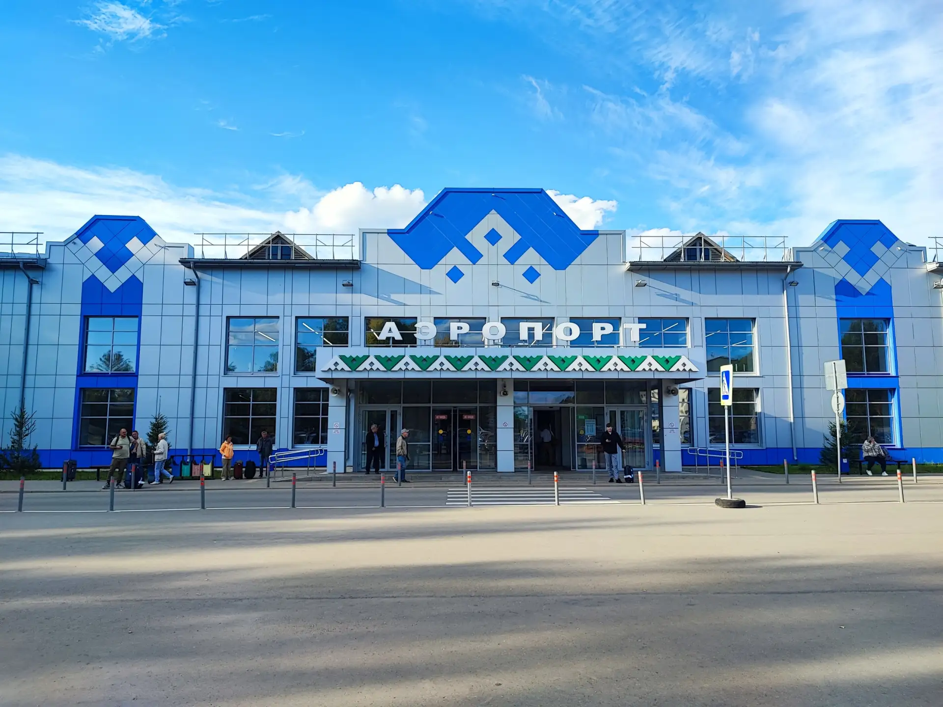 Опять Ухта: аэропорт вновь закрыли на приём и выпуск самолётов