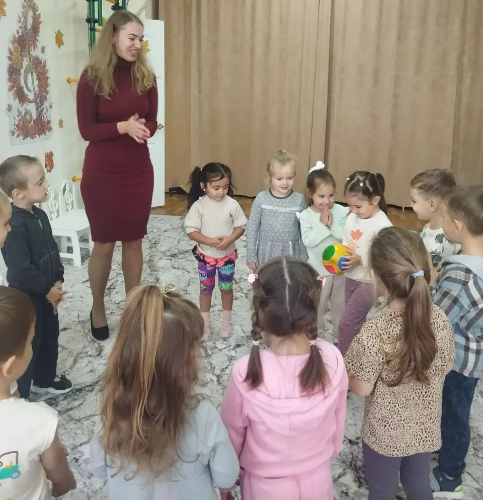 Музыкальное занятие в группе «Почемучки»