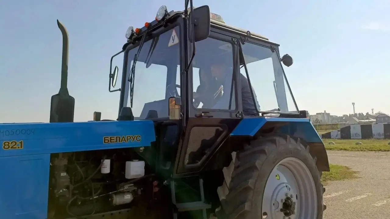 🚜 «Покорители полей»: как школьники примерили на себя профессию агрария!