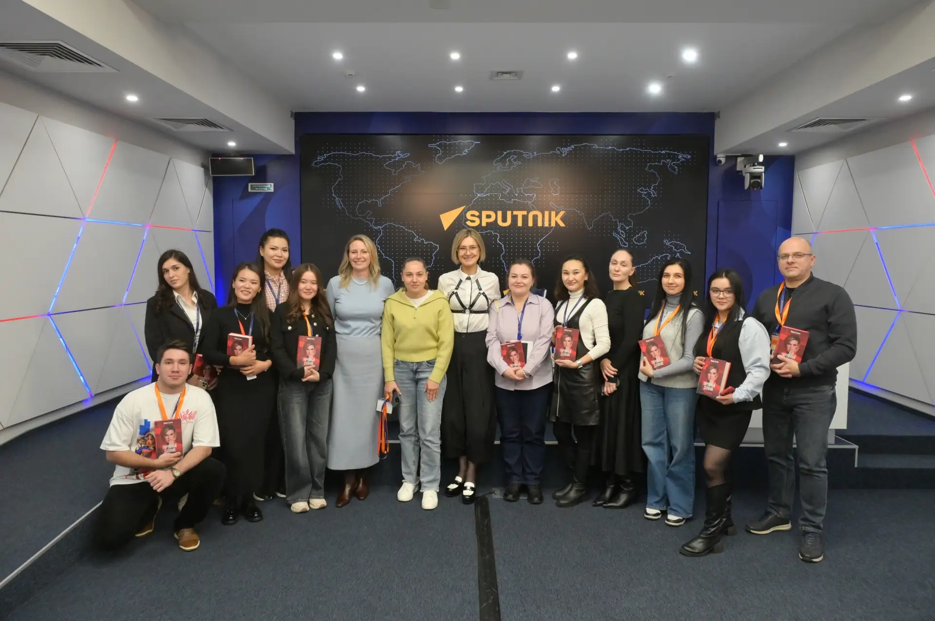 ИИ, фактчекинг и работа в горячих точках: в Москве завершился модуль Sputnik Pro