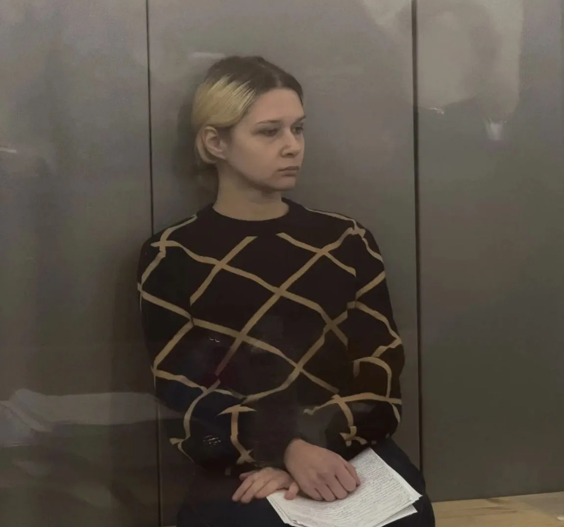 ⚡ В зале суда после перерыва из-за ракетной опасности возобновили допрос Екатерины Тарх...