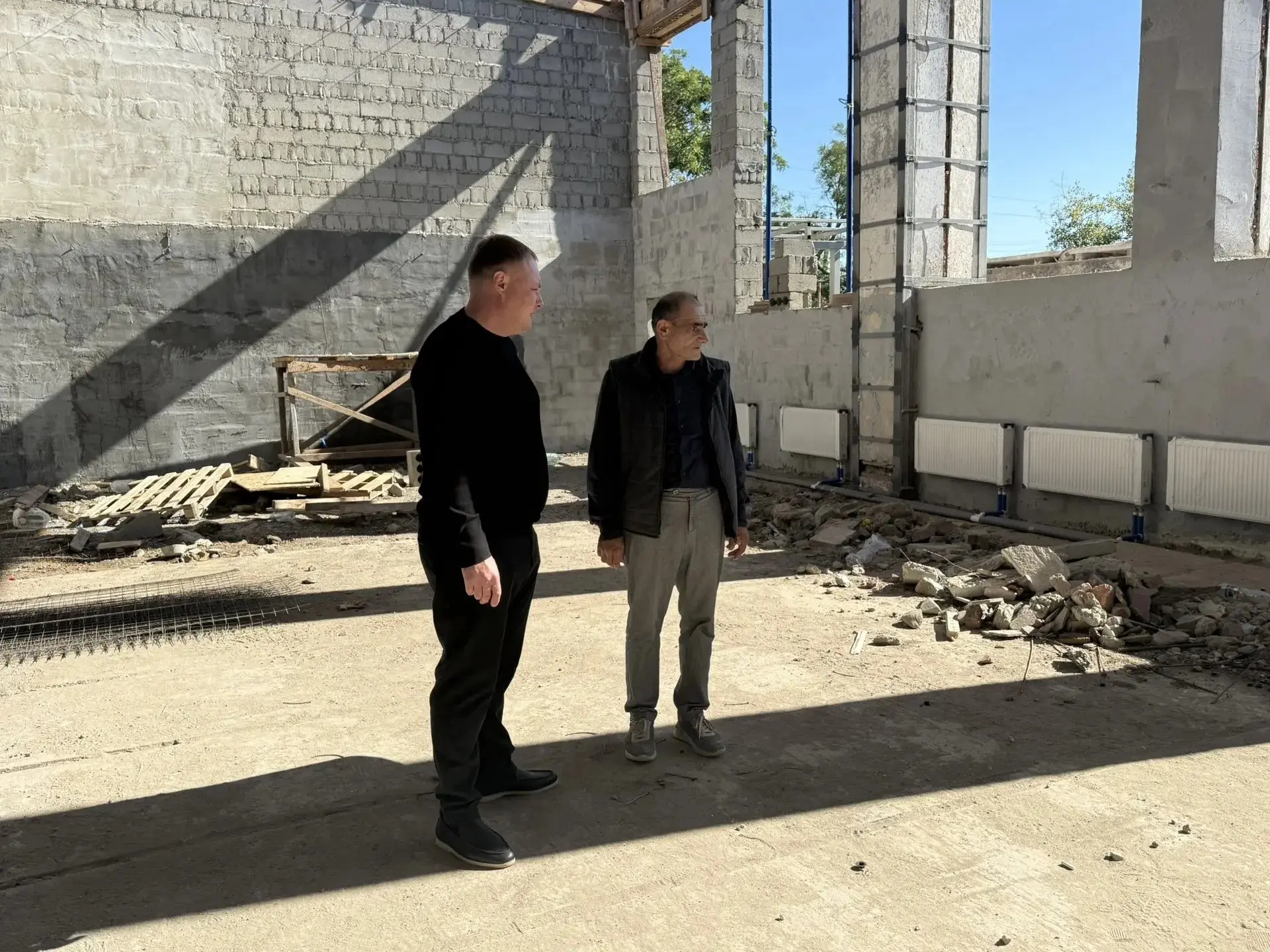 Сегодня с рабочим визитом посетил школу № 6 села Екатериновка.
