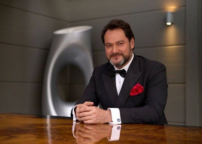 Ильдар Абдразаков полностью возглавил Михайловский театр, став не только его художестве...