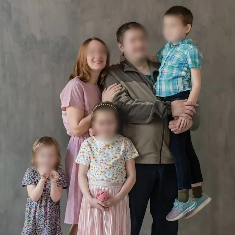В Петербурге   41-летняя мать троих детей насильно влила 70%-й уксус сыну в рот, облила...