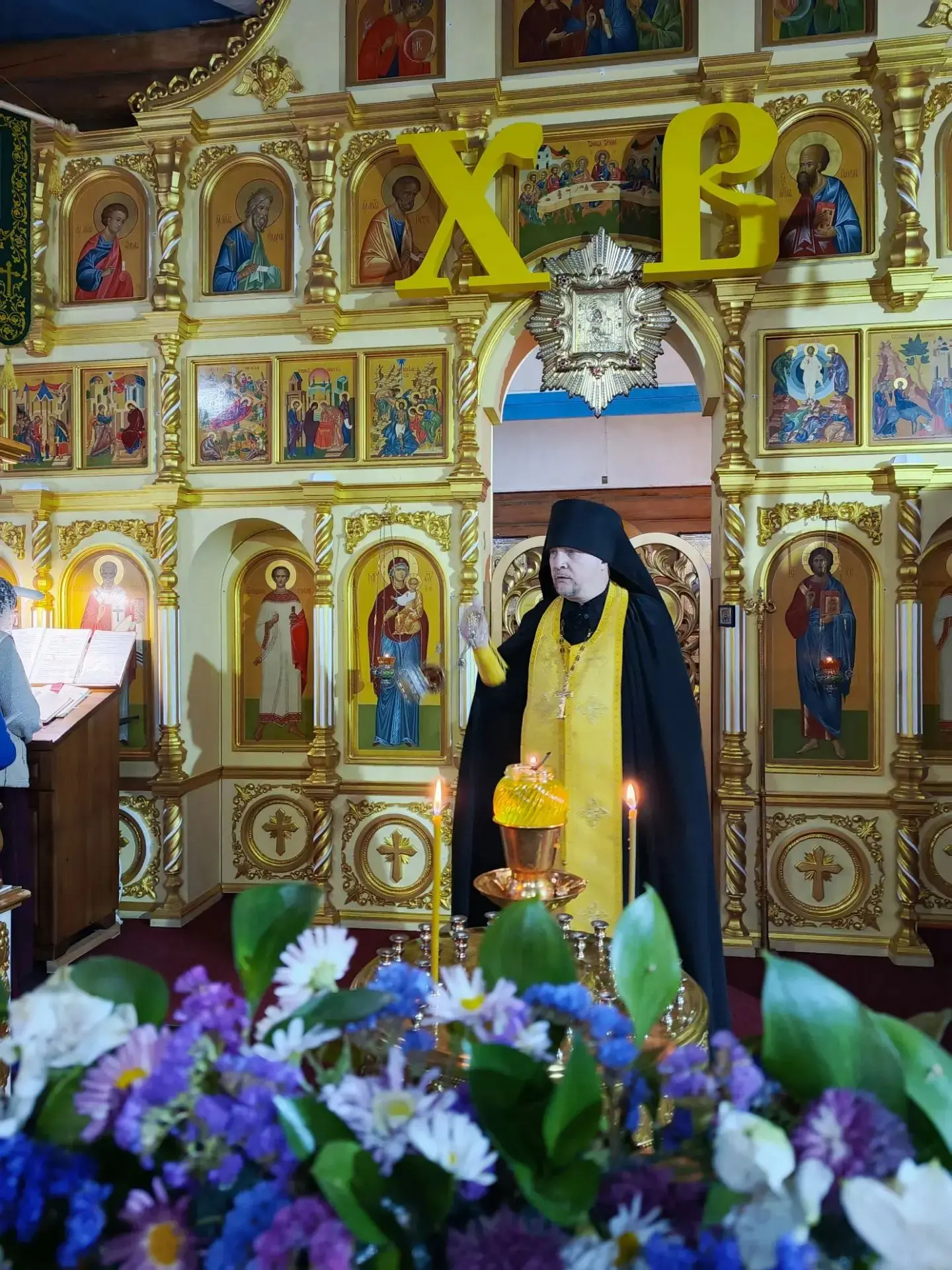 Сегодняшний вечер в нашем храме был наполнен особой атмосферой тишины и сосредоточеннос...