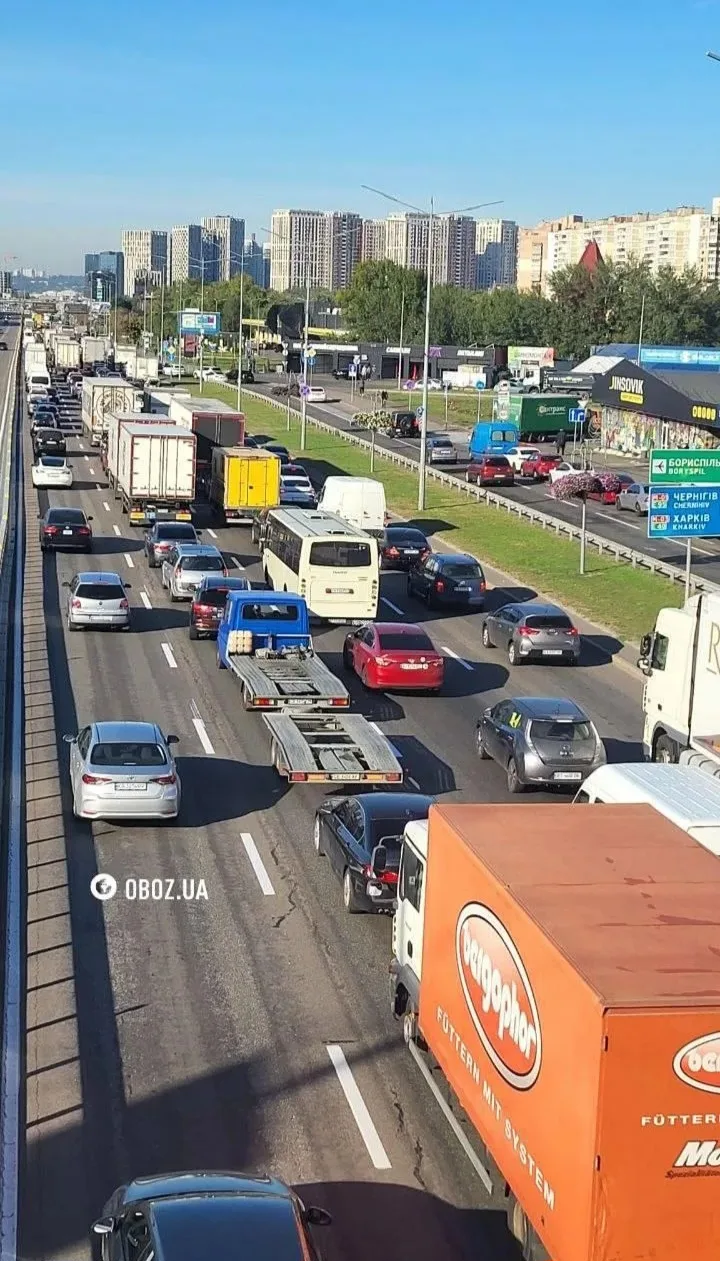Логистический кошмар для всей Украины: огромные пробки образовались в Киеве из-за перек...
