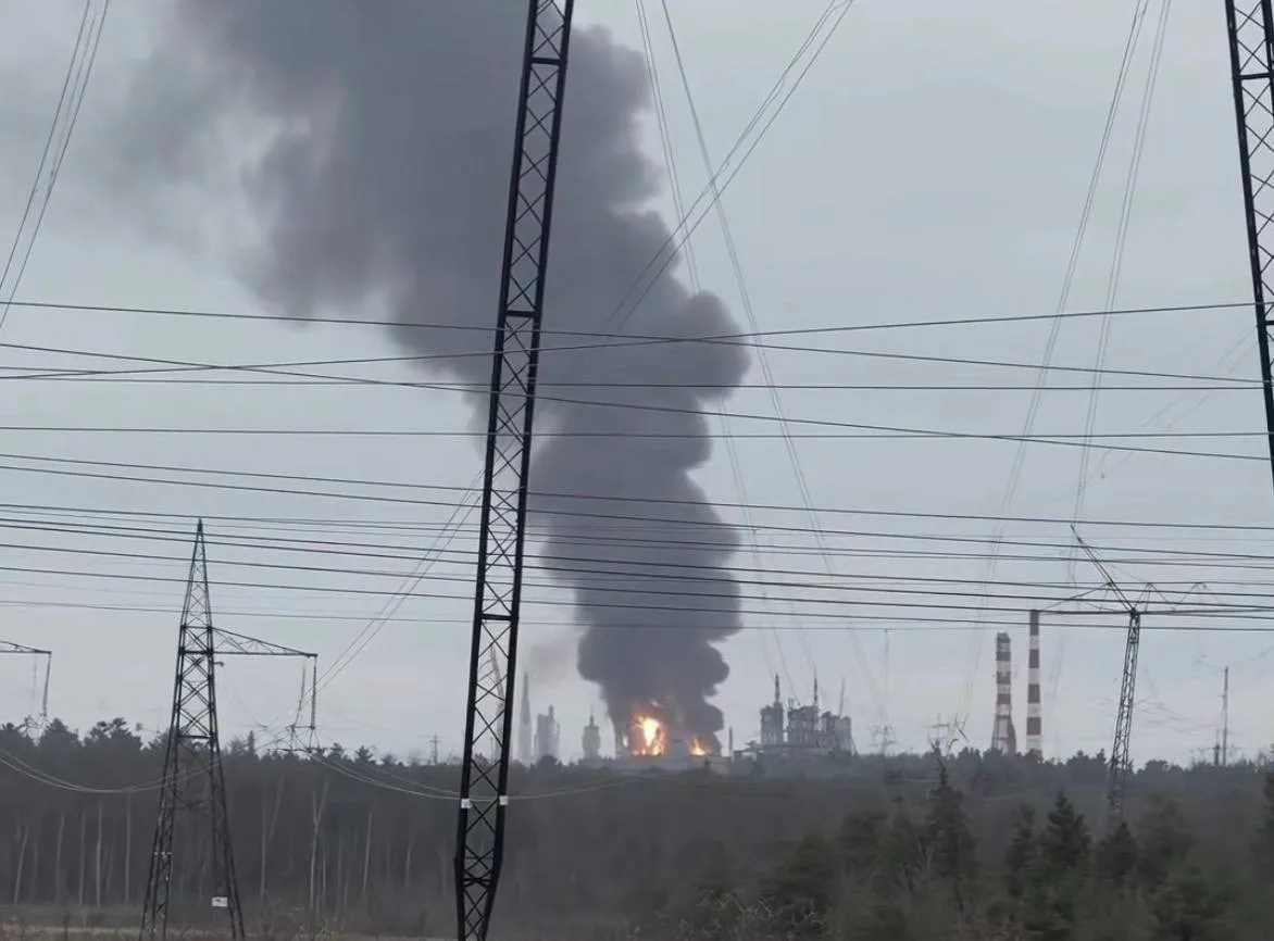 В Сургутском районе загорелся завод «Газпрома» после атаки Киевского режима