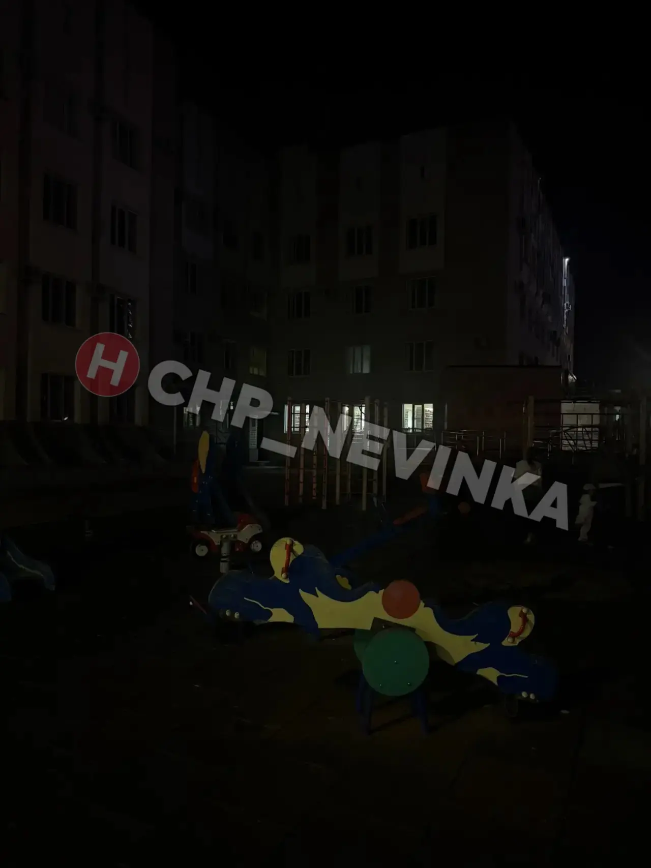 🔴 Надеюсь с вашей помощью добьемся успеха. На детской площадке рядом с поликлиникой не...