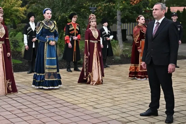 ✔️Мэр республиканской столицы сообщил, что в центре Майкопа на сорокаметровые флагштоки...