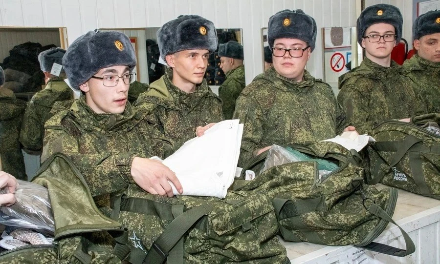 🎖️ Первые 20 орловских призывников отправились на службу в рамках осеннего призыва