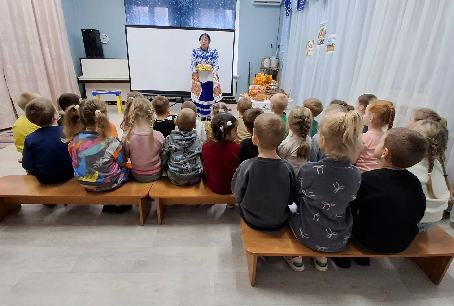 В детском саду «Колокольчик» прошел тематический праздник «Хлеб — всему голова» 🍞