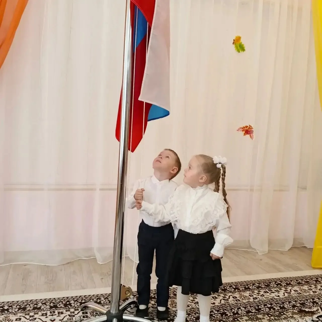 Сегодня в нашем детском саду прошла торжественная церемония поднятия Государственного ф...