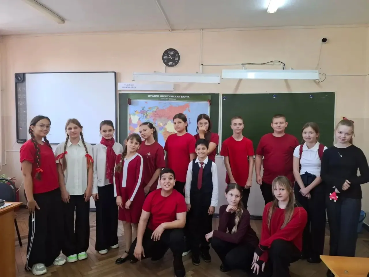 🔴 Внимание, запуск! В нашей школе стартовала долгожданная «Цветная неделя»!