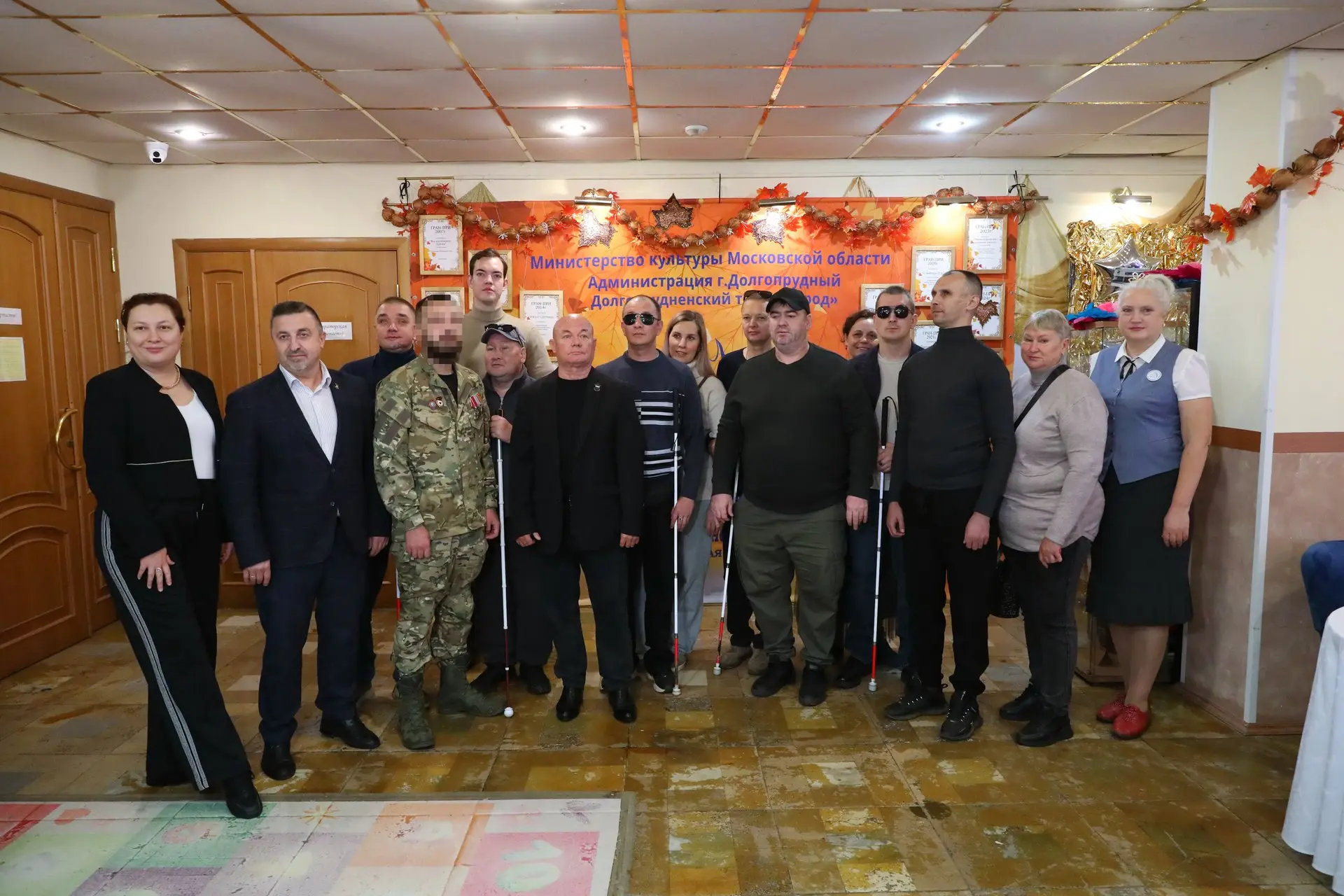 Мужество и патриотизм: в Долгопрудном незрячим ветеранам представили спектакль об Иосиф...