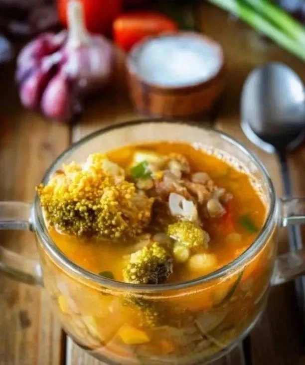 🍲 Легкий суп с чечевицей и брокколи