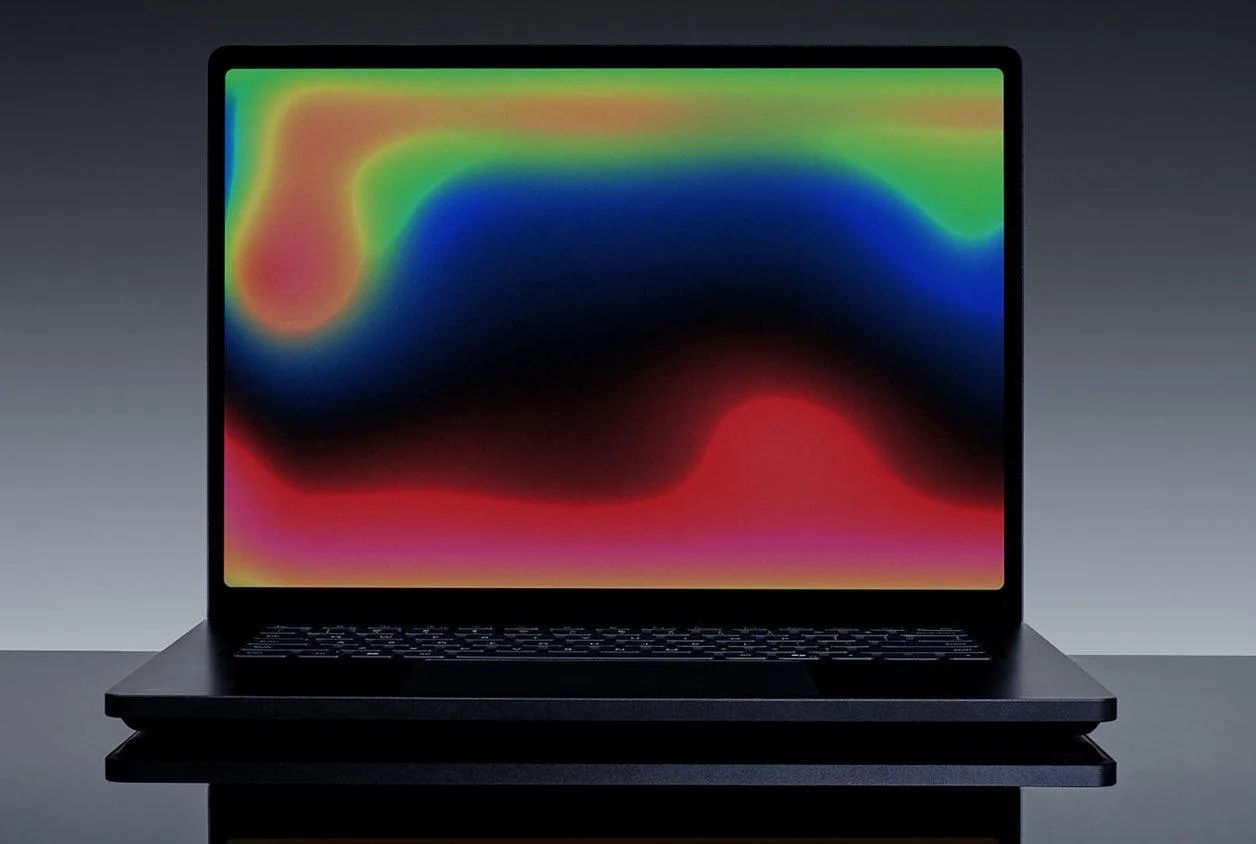 💻 Microsoft представила ноутбук Surface Laptop Ultra