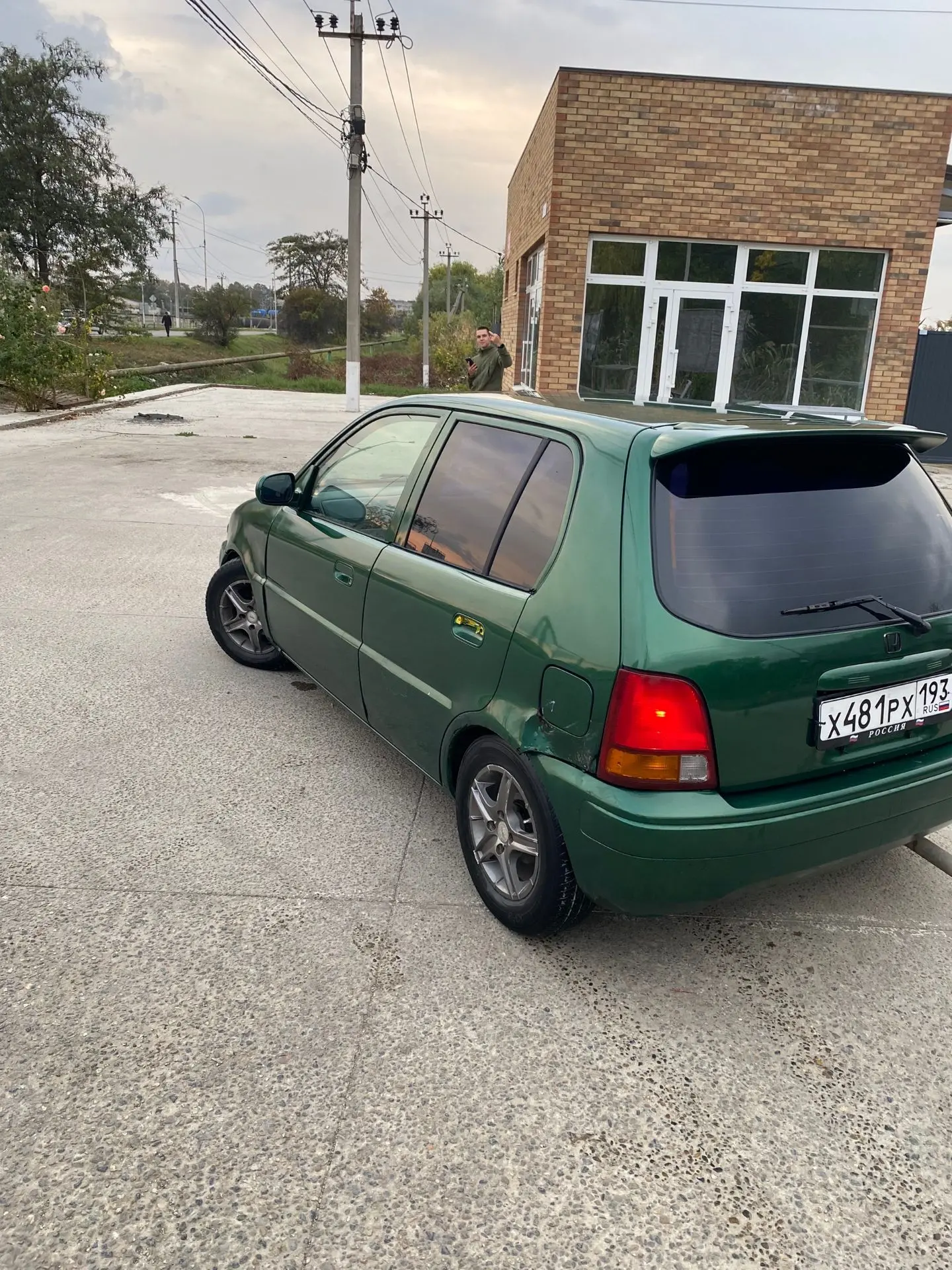 Продам Хонду лого 1998 год мотор 1,3 самый экономичный и надежный автомобиль, рынок их ...