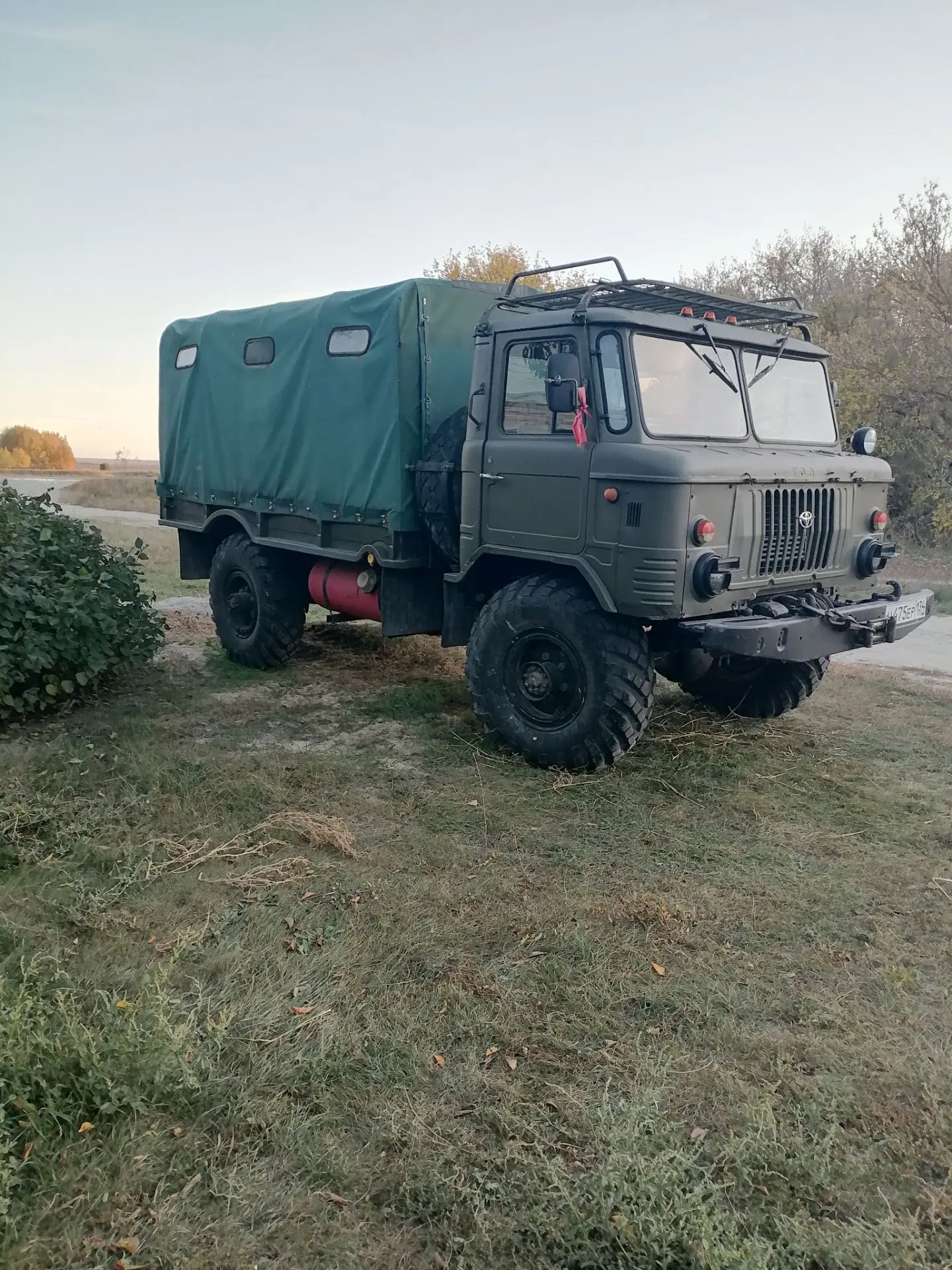 Продаю автомашину ГАЗ-66, 1985 г., газ-бензин, предпусковой подогреватель, двигатель фо...