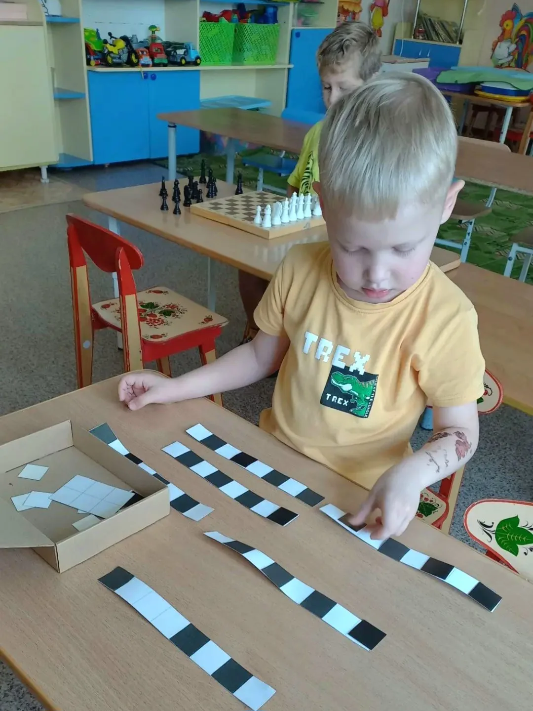 ♟️ Первые шаги в мире шахмат: кружок «Белая ладья» открыл двери!
