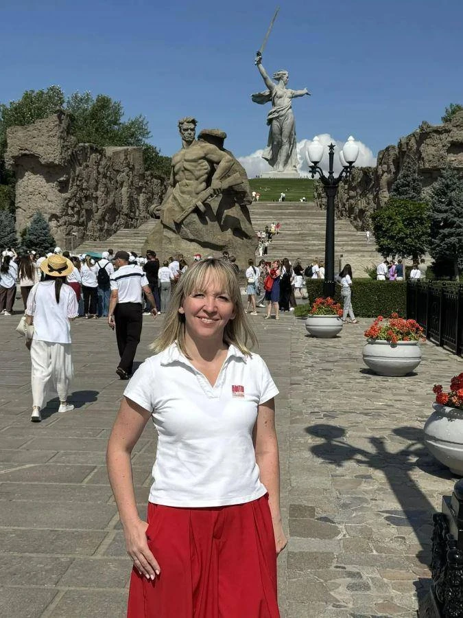 🏆 «Наставник лидер»: Олеся Захарова представит Хакасию на всероссийском финале
