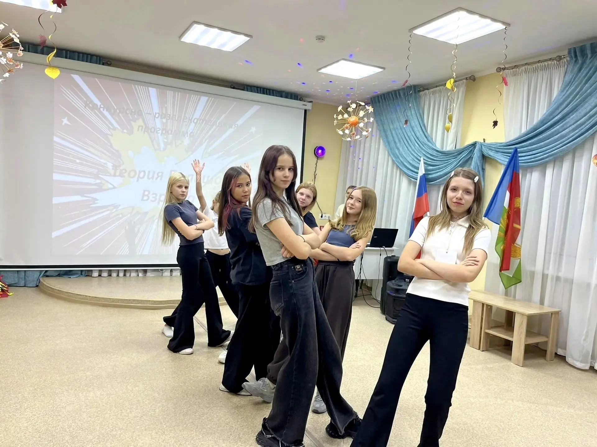🎉 Вечером для участников смены «Интеллектуал» прошла конкурсно-развлекательная програм...