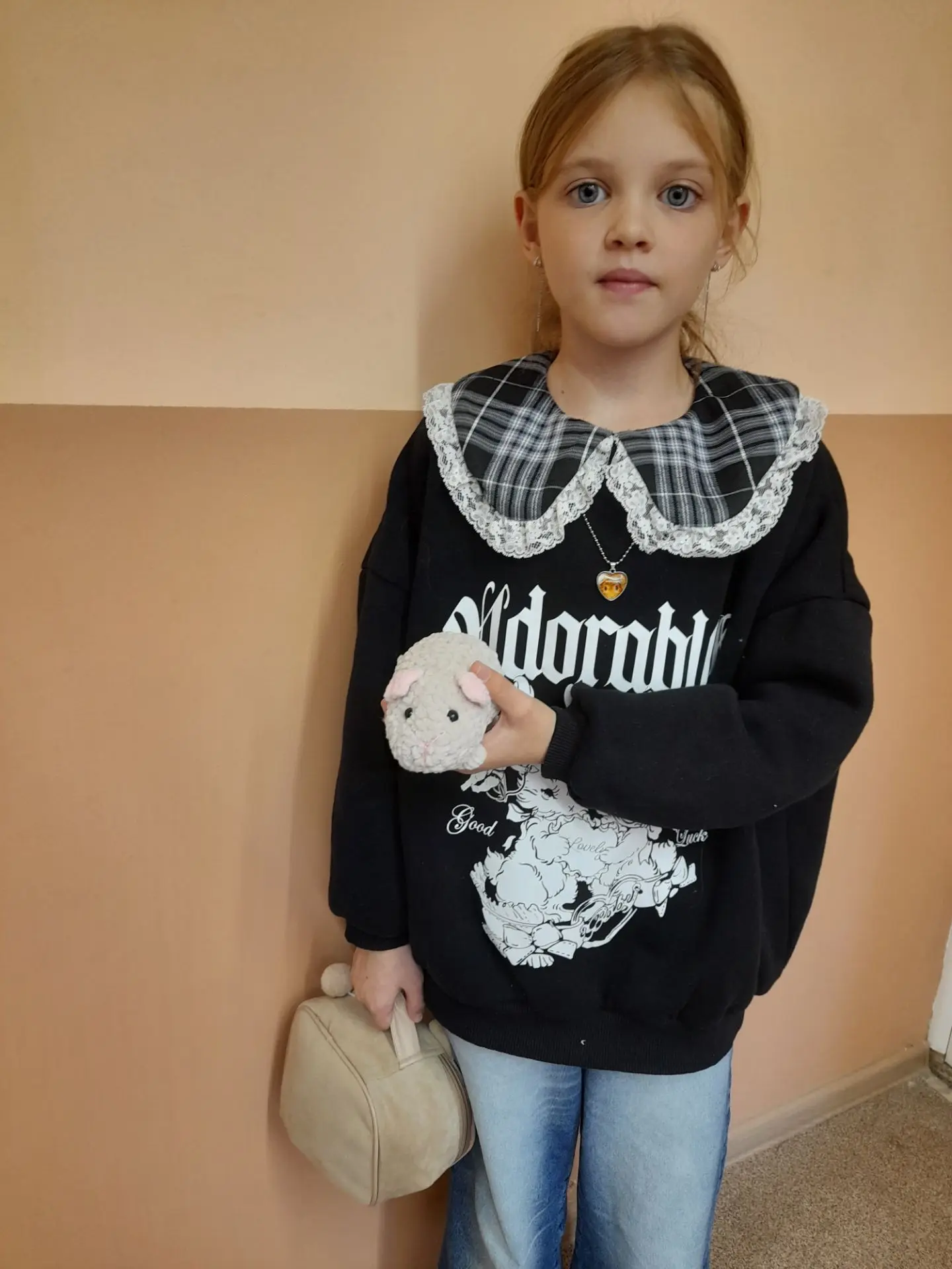 Мы с Анечкой и её свинкой желаем всем хорошего дня)))