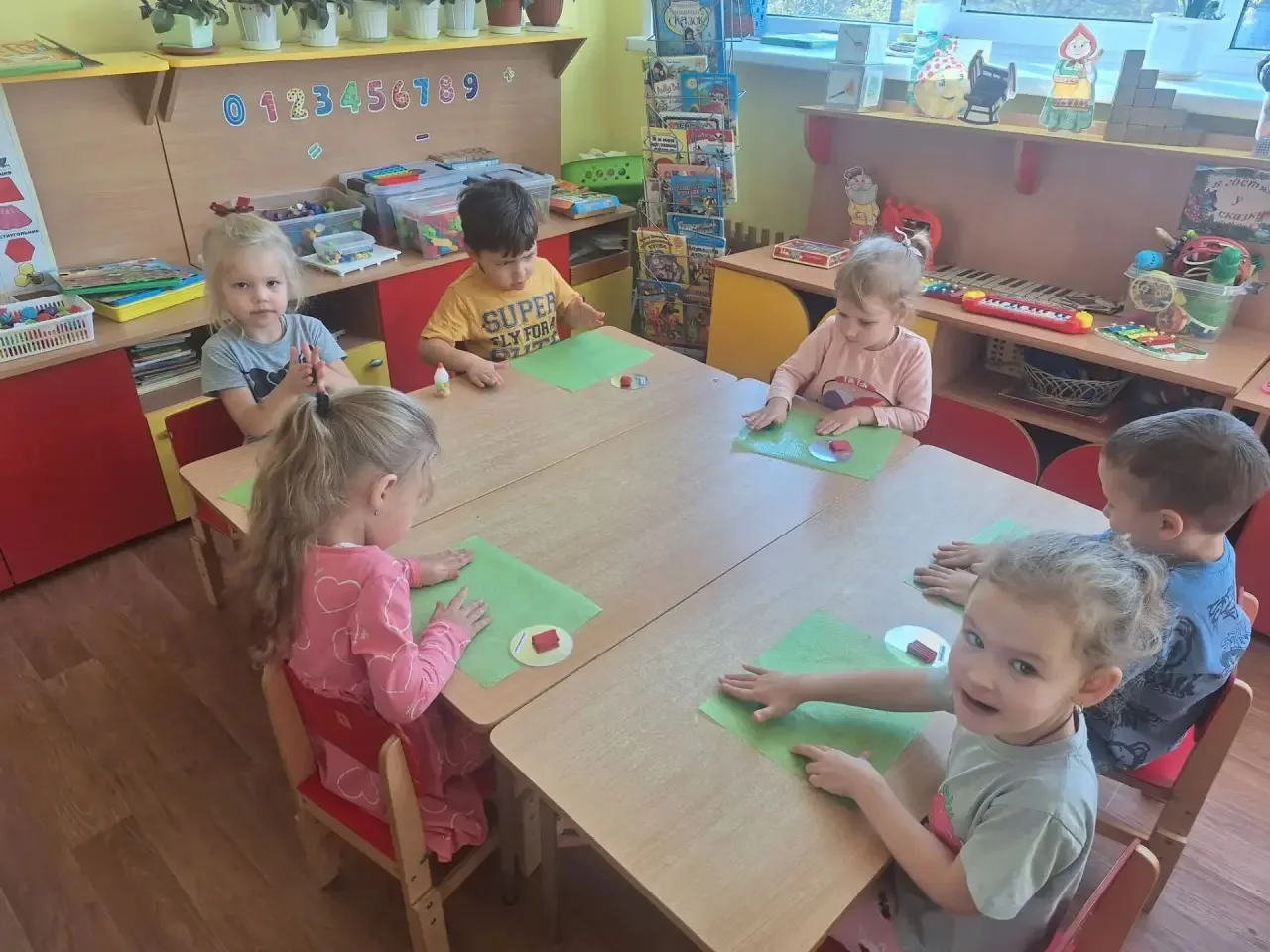 Лепка в средней группе №1 "Он зеленый,полосатый,круглый, гладкий и хвостатый"🍉