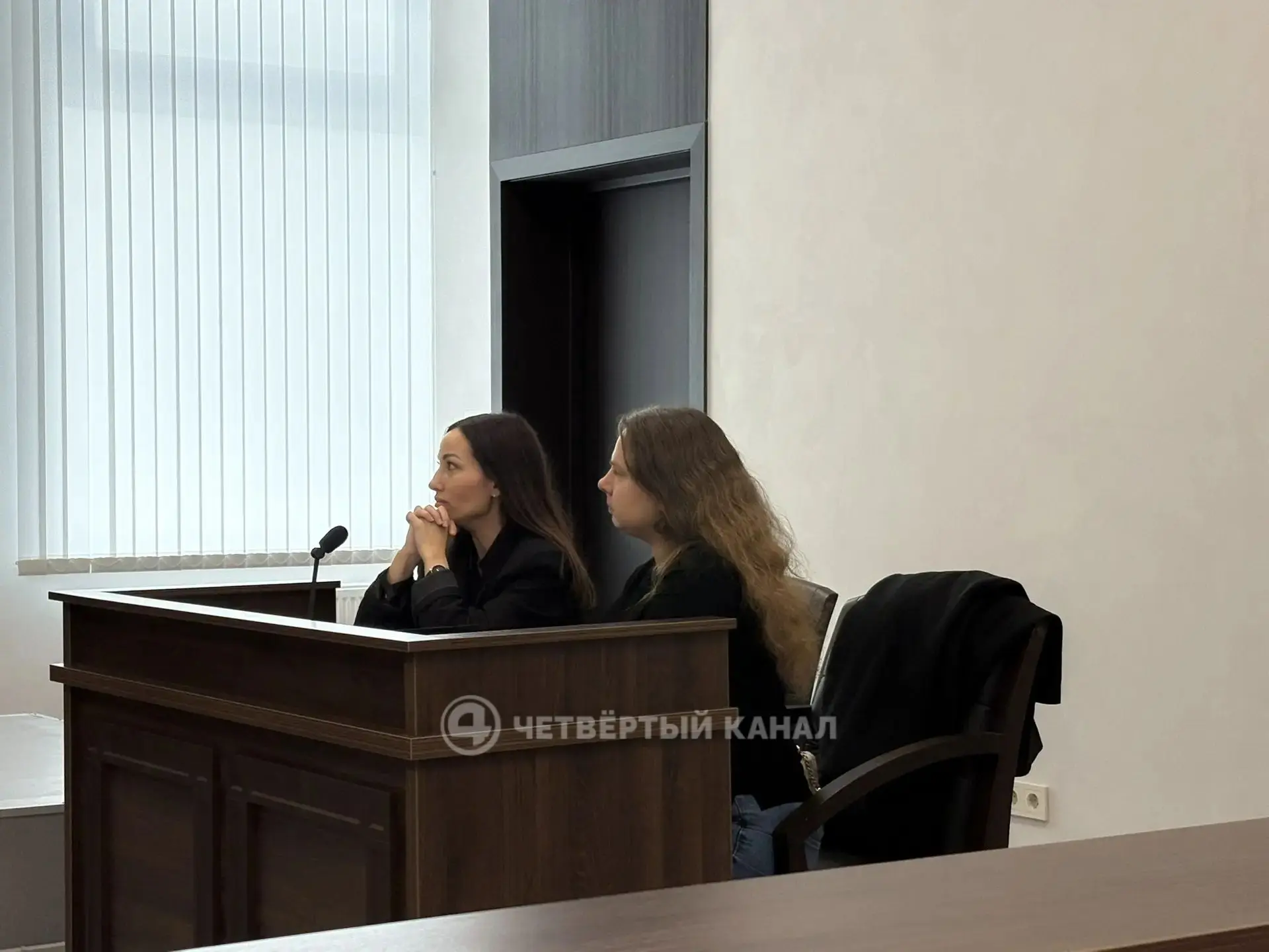 ЭКСКЛЮЗИВ 400 тысяч за скользкий коврик отсудила зрительница шоу на Ледовой Арене