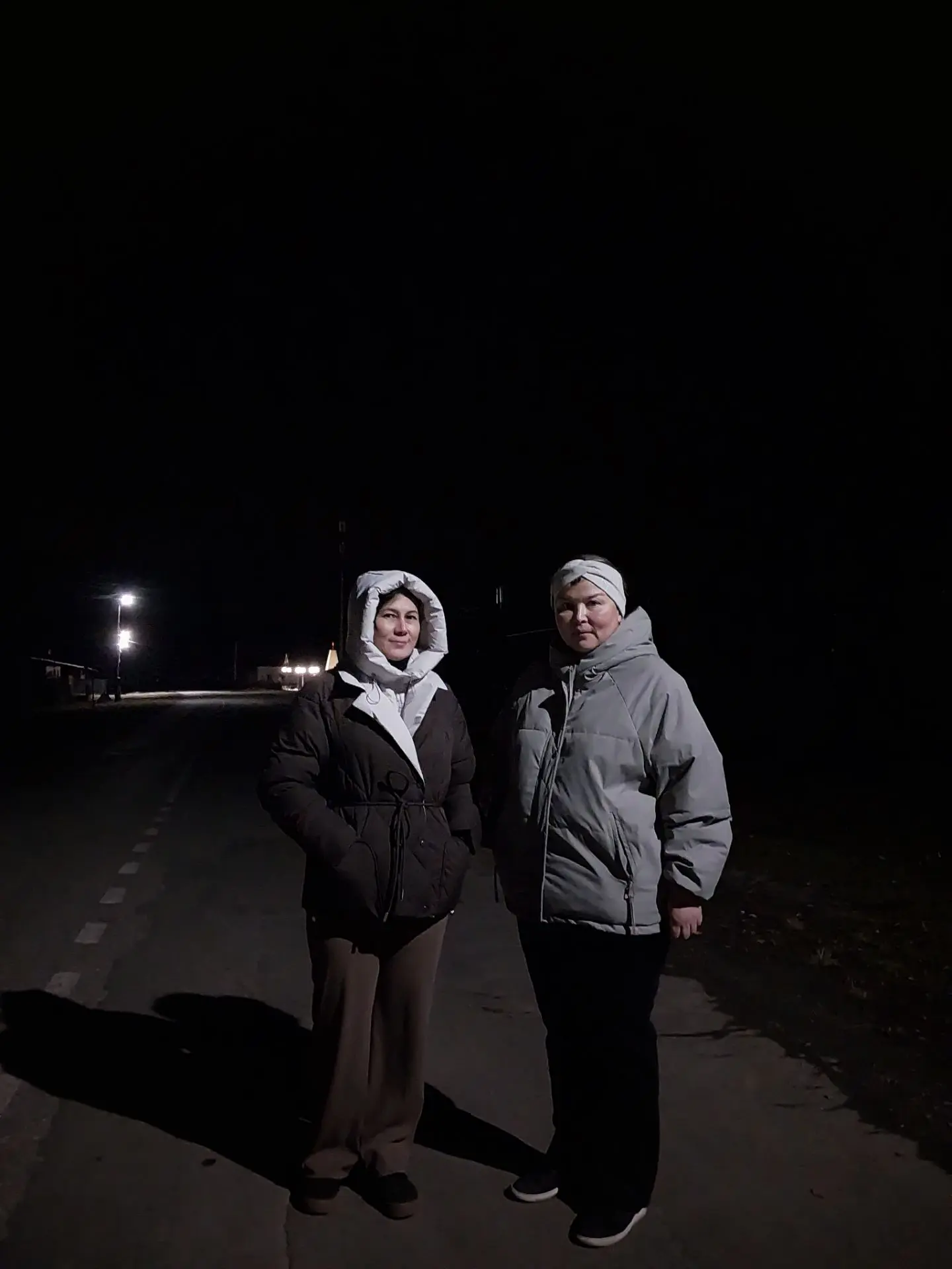 Классный руководитель и родитель провели ночной рейд ради безопасности школьников.