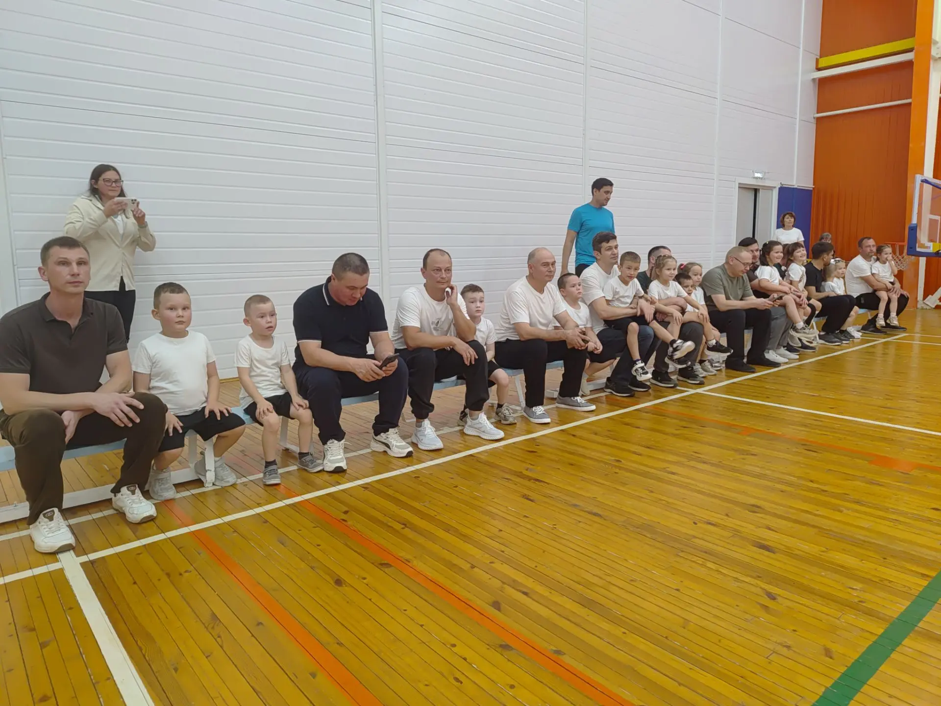 «Эстафета отцовской доблести» в МЦ «Хыял»: когда папа — это и капитан, и главный болель...