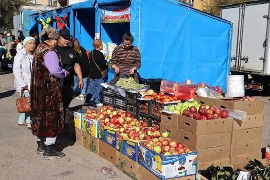 ❗Мигрантам с трудовым патентом запретили работать в Петербурге в парикмахерских, магази...