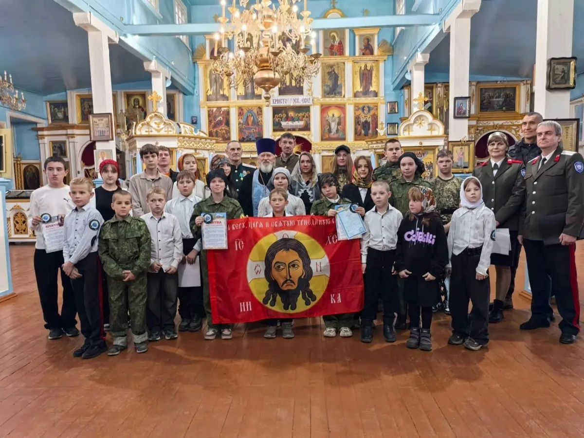 Учащиеся класса выходного дня казачьей направленности в очередной раз приняли присягу ю...