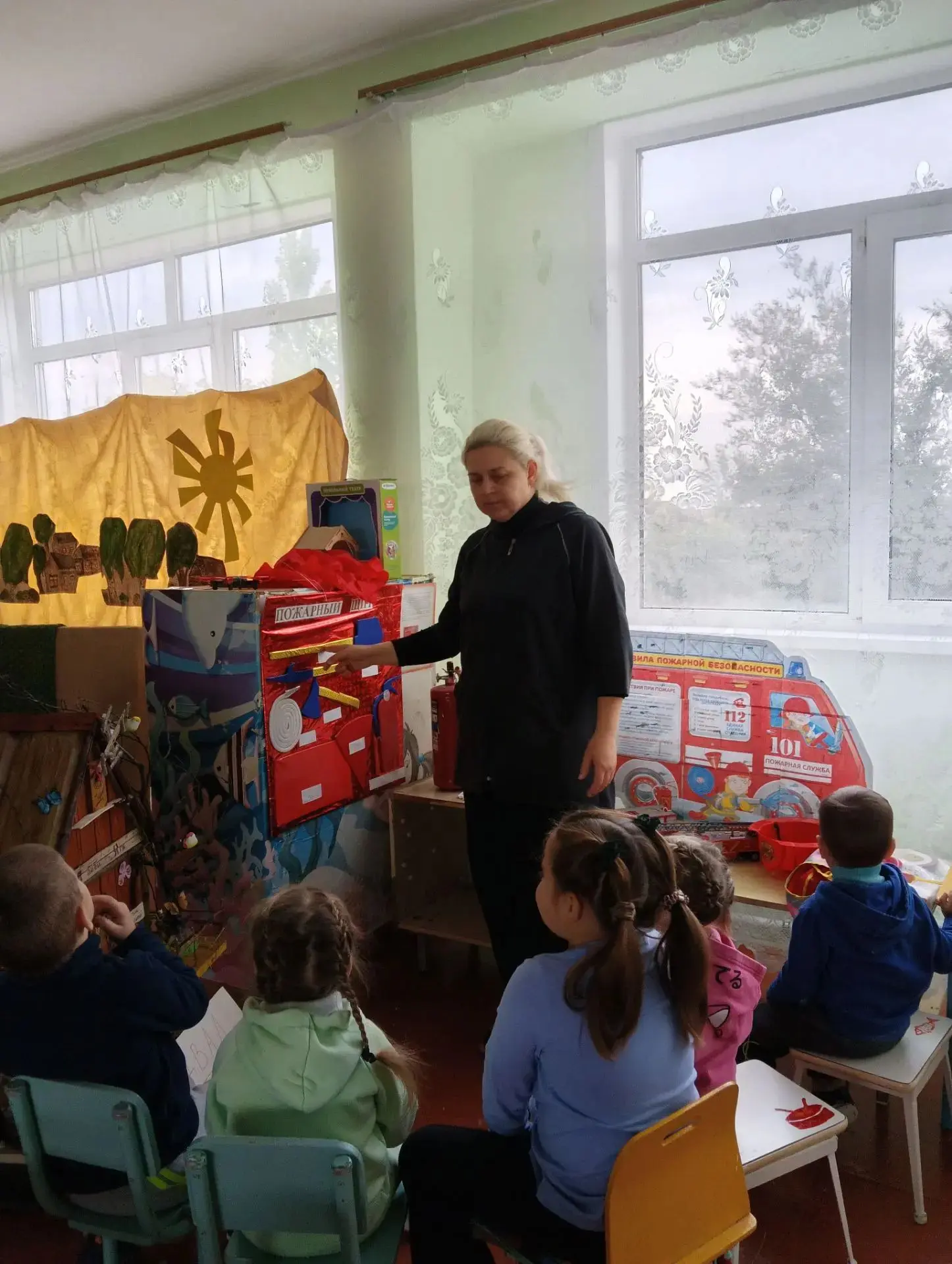 Внимание, тревога! В дремучем лесу дымится избушка на курьих ножках. Кто спасёт Бабу Яг...
