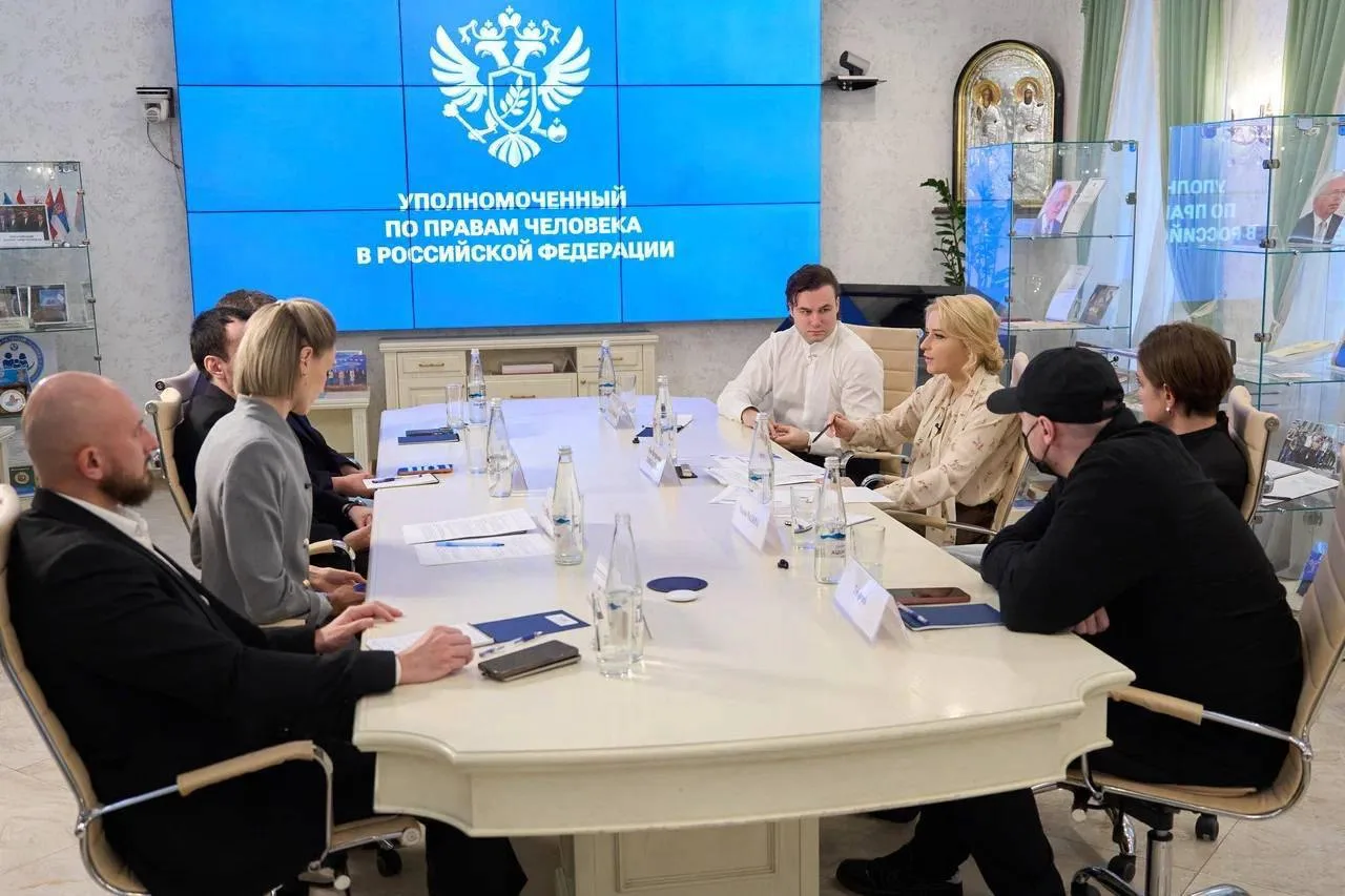 Права человека давно приходится защищать не только в офлайне. Дипфейки, утечки персонал...