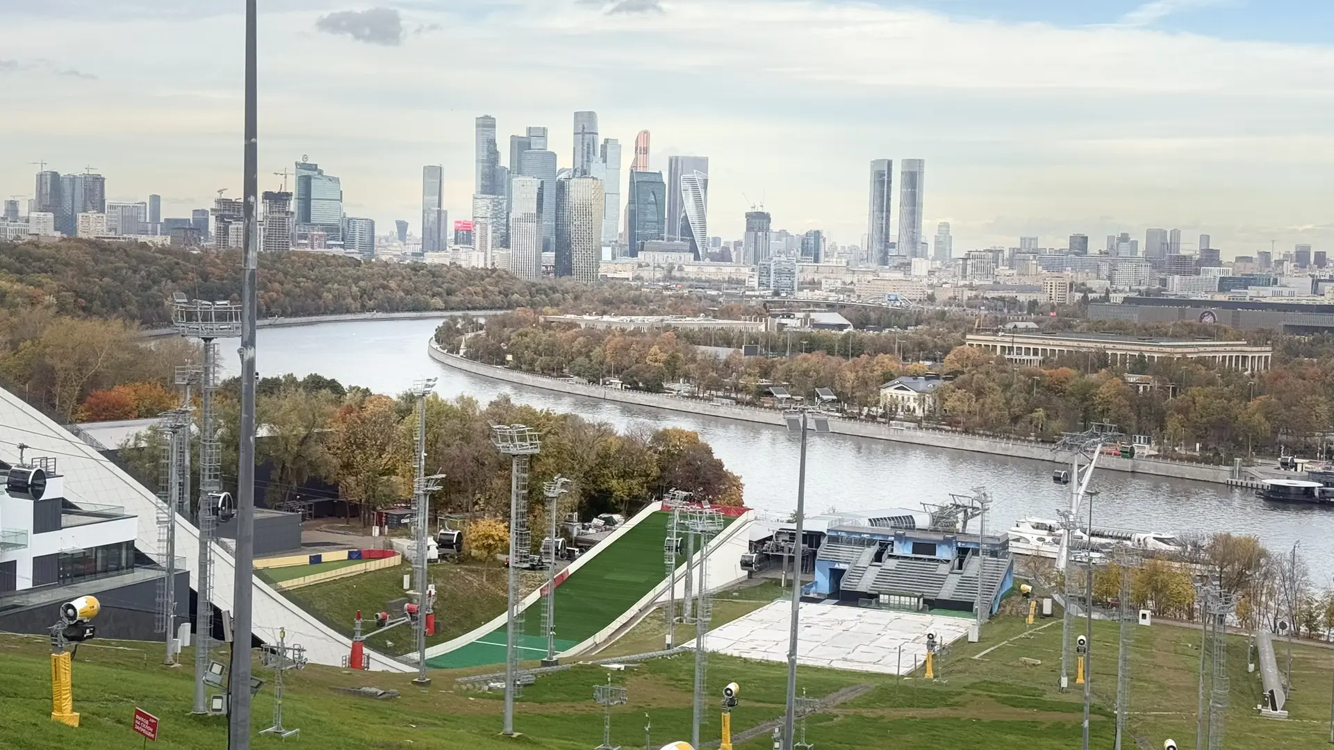 И прогулка по Воробьевым горам