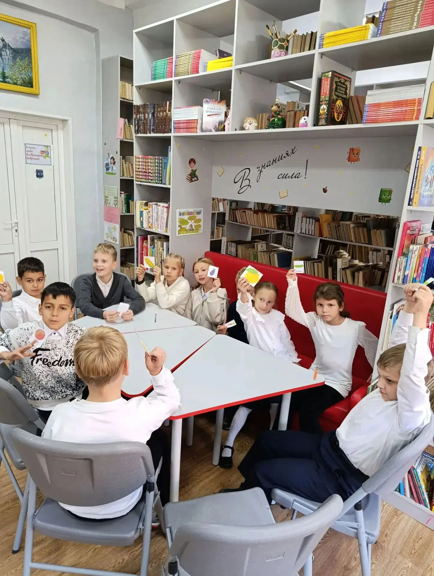 В рамках Недели здорового питания🥕🍉 команды 3х классов "Витамины" и "Морковный фреш" ...
