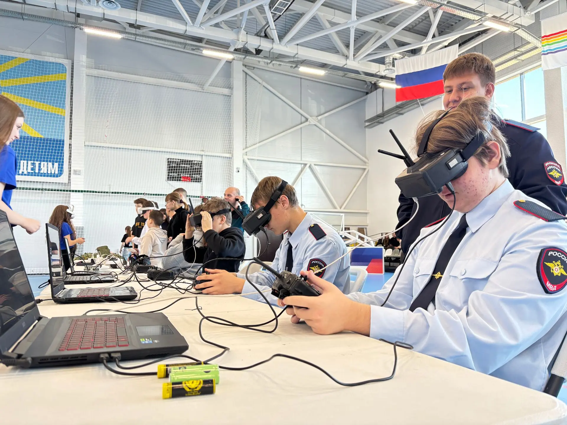 🎮 В Биробиджане проходят региональный этап Всероссийского чемпионата «Пилоты будущего»...