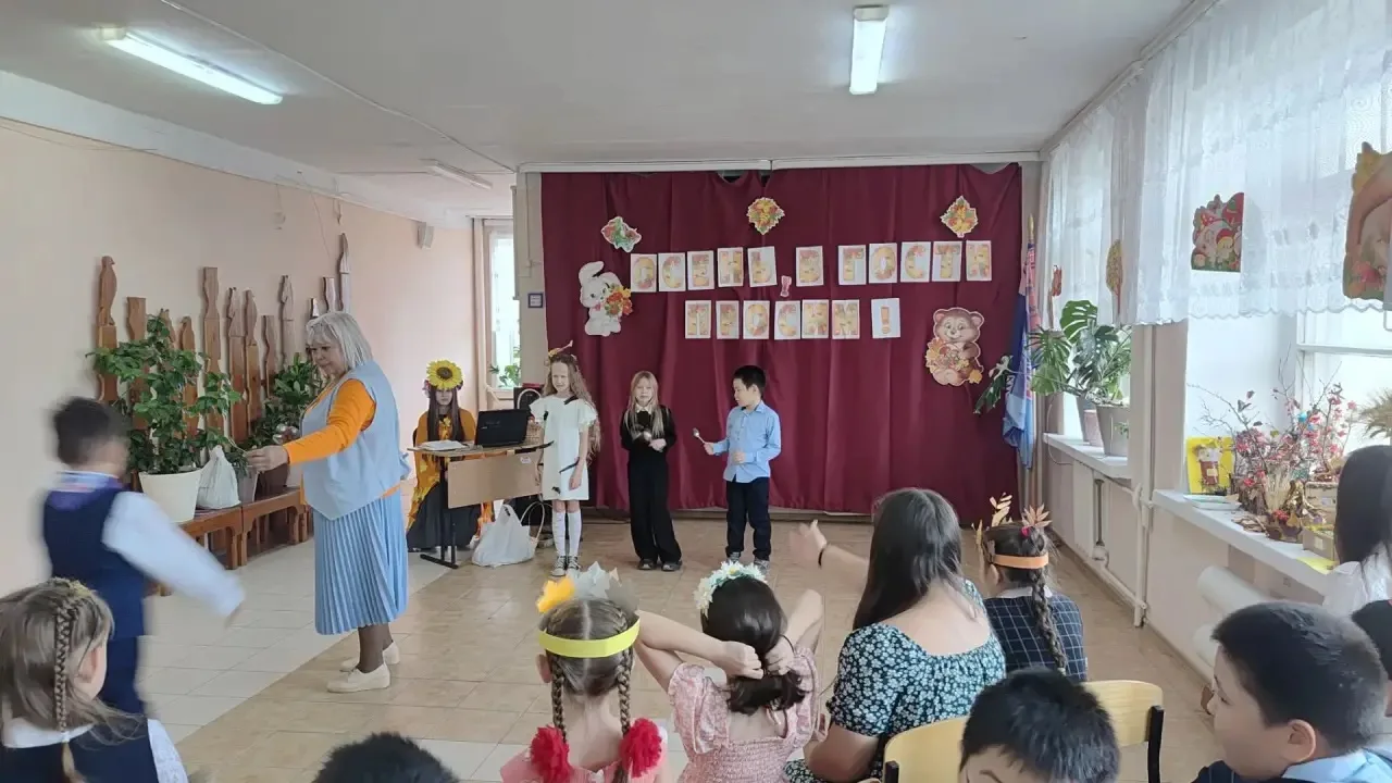 🍁🍂🍃Сегодня в начальном звене  поошел замечательный  праздник " Осень, в гости просим...