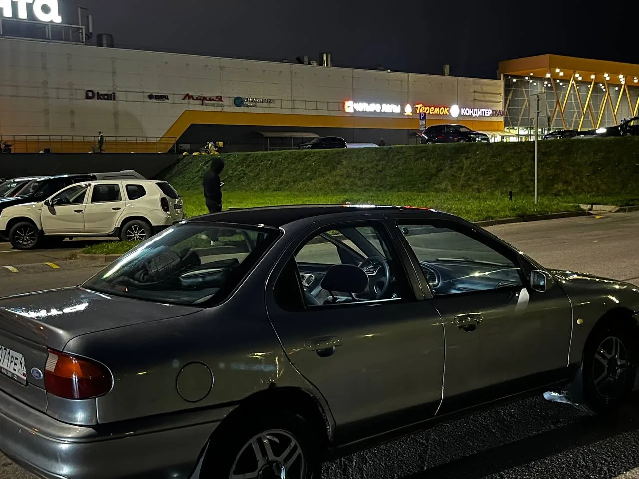 Продам ford mondeo 1993г