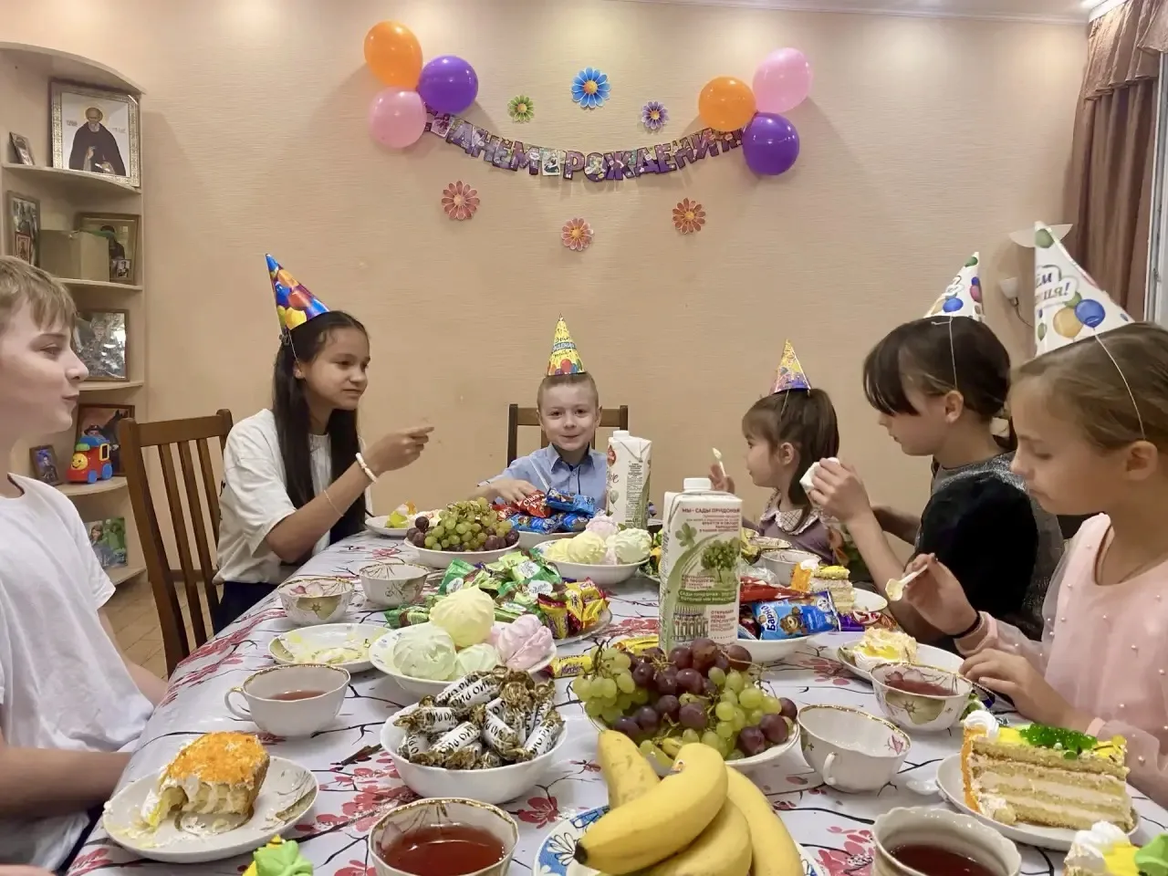 🎉 С Днём рождения, наша звёздочки!