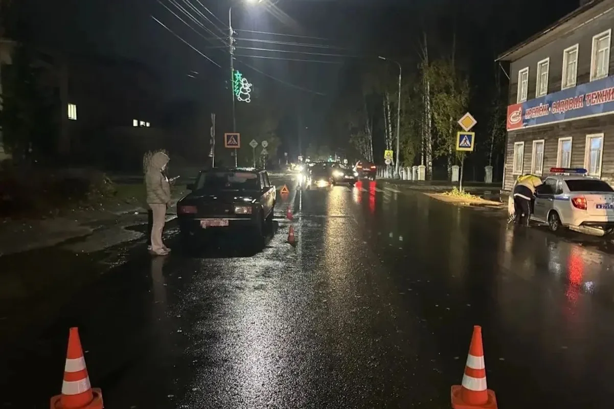 В Великом Устюге произошла авария: 21-летний водитель, управлявший автомобилем ВАЗ-2107...