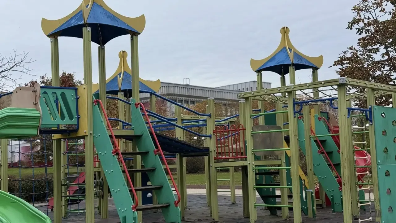 🛝 В Брянске возьмутся за изношенные детские площадки