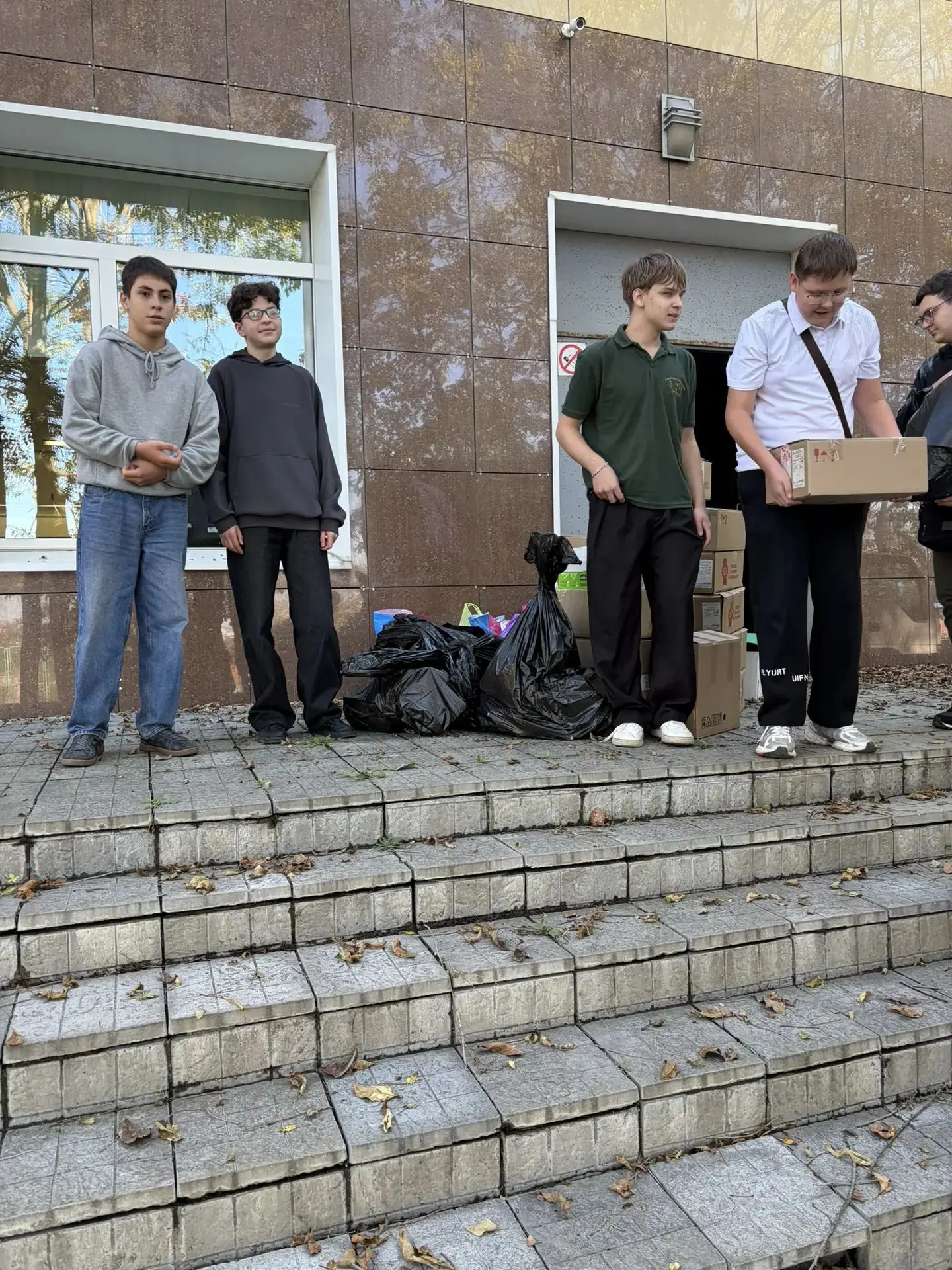 ♻️ Сдали макулатуру — подарили бумаге вторую жизнь! 🌿