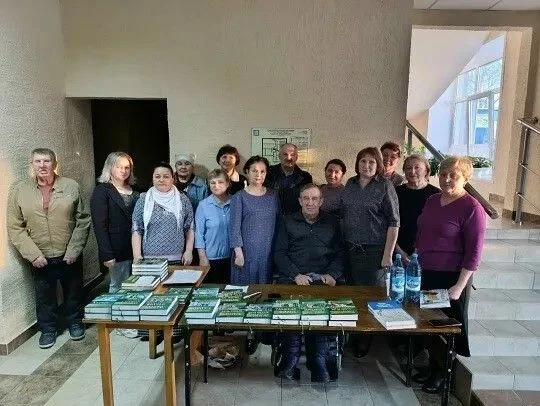 12 октября в стенах Пировской библиотеки прошла творческая встреча с известным минусинс...