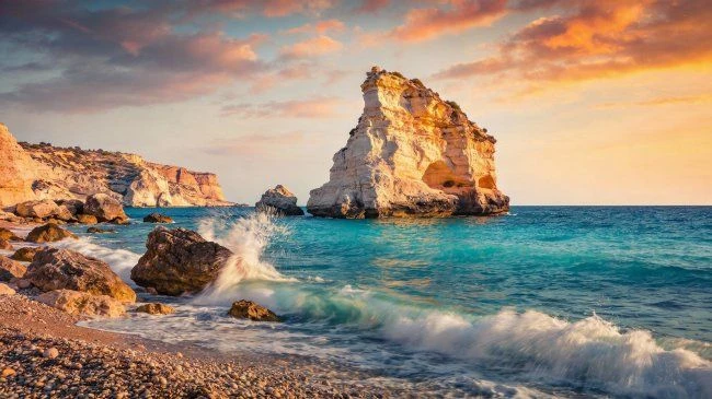 🌊 Скалы Афродиты — легендарное место на берегу Средиземного моря