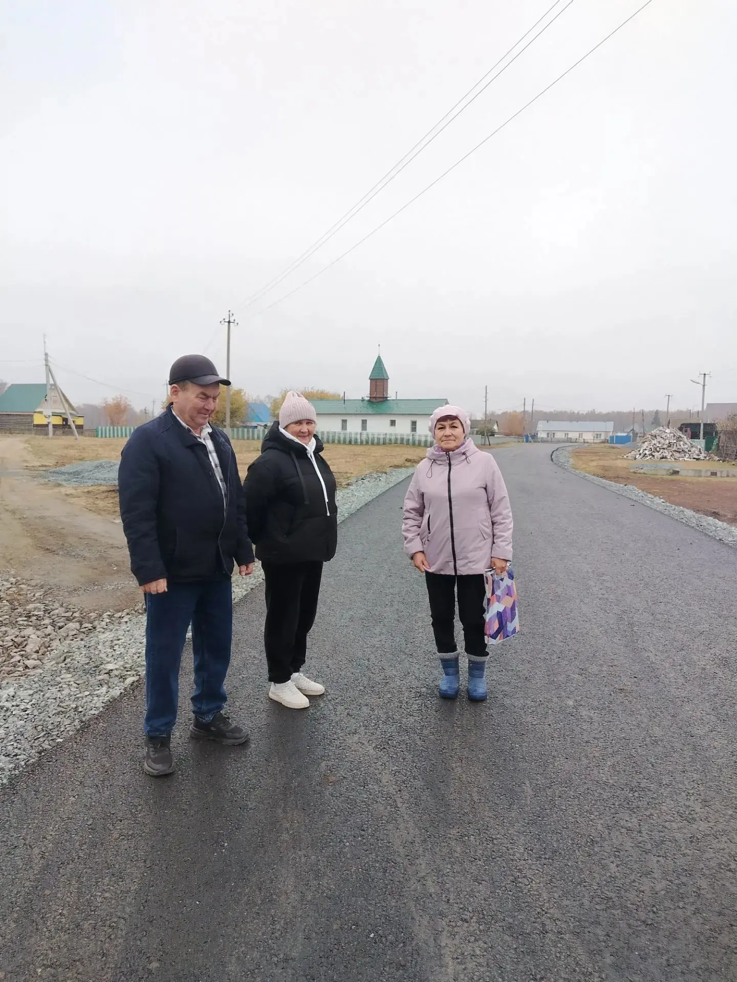 В Большом Казакбаеве заасфальтировали 400 метров дороги