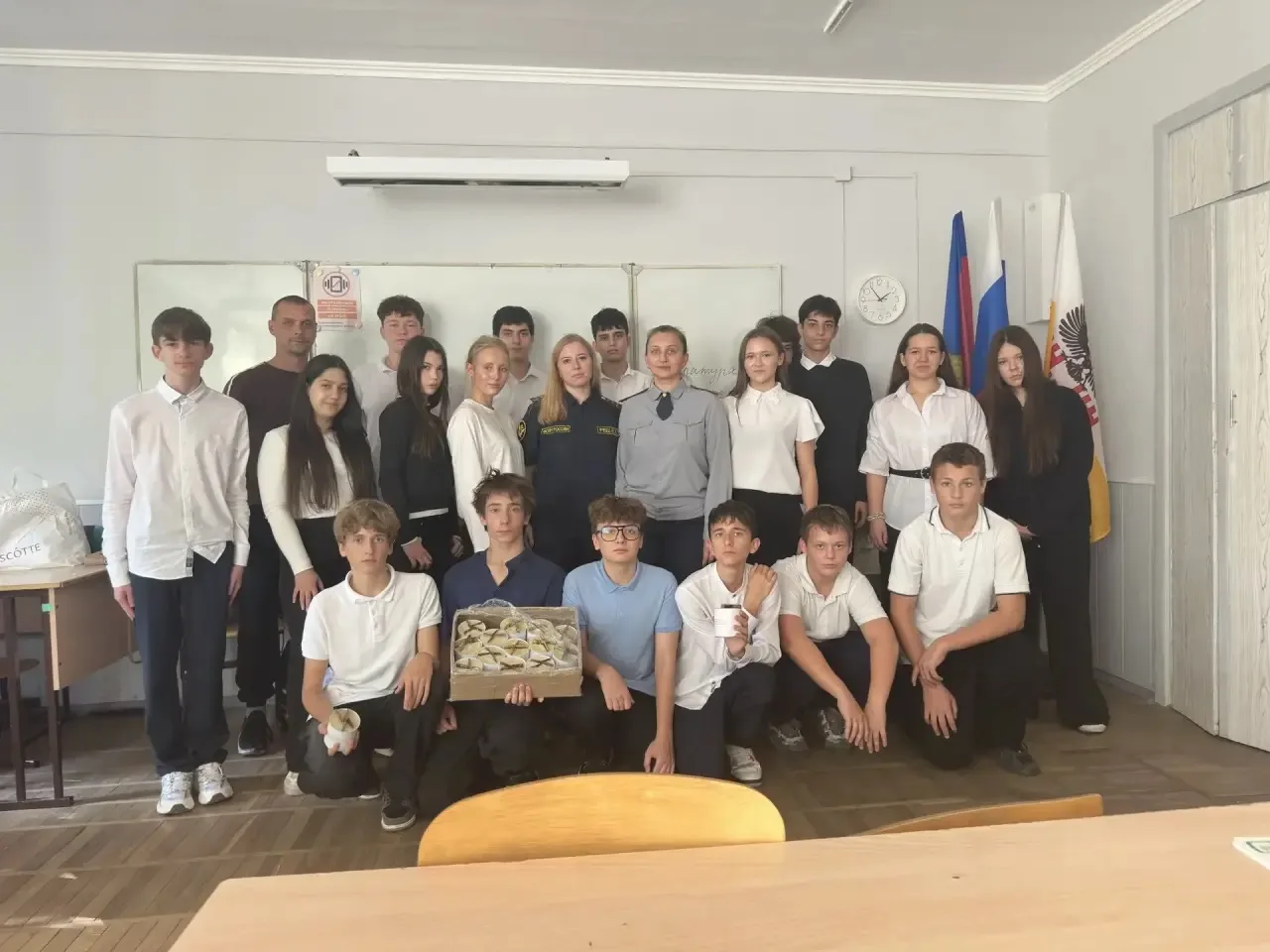 14.10.2026 сотрудниками отдела кадров МАОУ СОШ 43 с подшефным классом проведен мастер к...